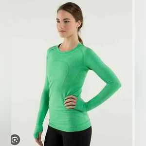 Lululemon swiftly tech king sleeved top size 4 green